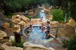 Peninsula Hot Springs, Arthurs Seat, Beach Boxes Tour