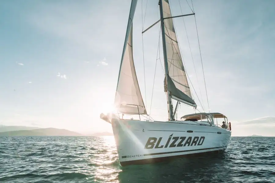 Whitsundays overnight sailing tour