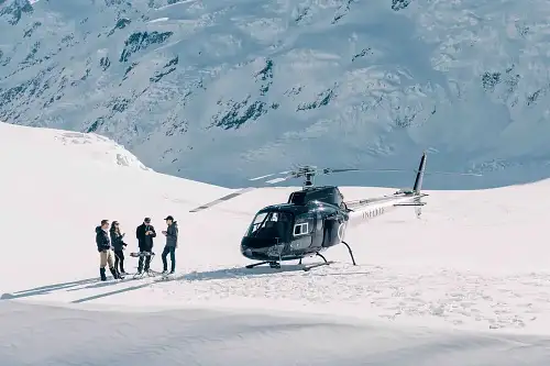 Tasman Glacier Helicopter Picnic – Amongst the Peaks