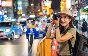 Bangkok Tuk Tuk Night Tour with Chinatown Street Food Meal